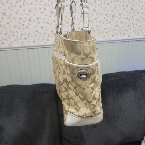 Coach handbag - Picture 10 of 14